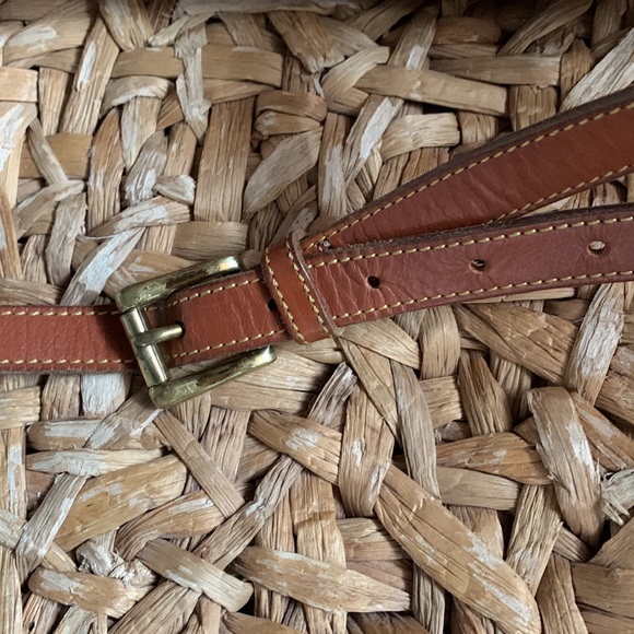 Dooney and Bourke all weather leather Crossbody bag - Picture 3 of 16